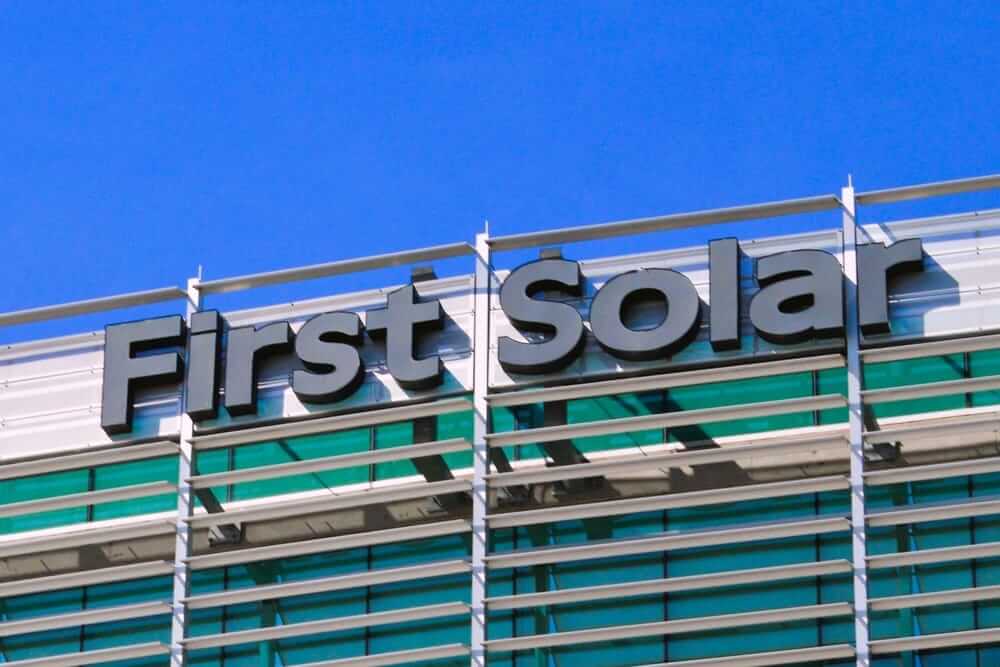First Solar Stock Is Wall Street Bullish or Bearish?